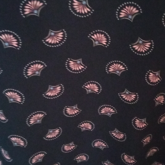 Silky lightweight bl)ouse. Made and purchased in Italy. XL - Picture 5 of 9